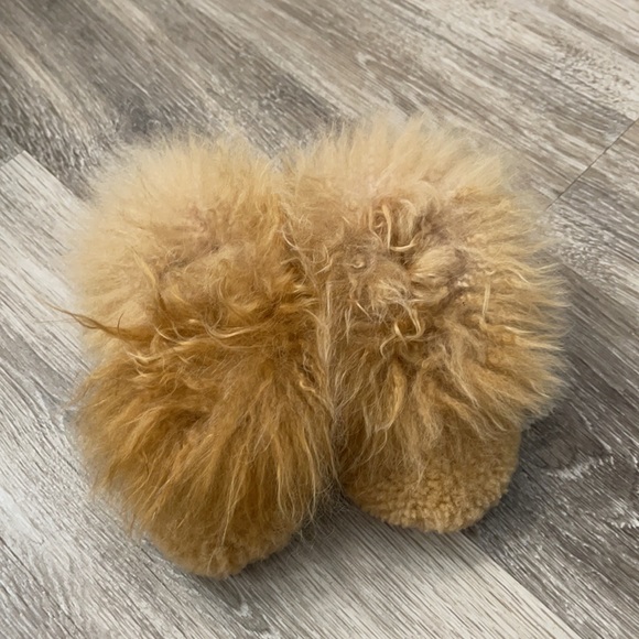 Restoration hardware premium alpaca and shearling kids slippers sz 12-18 months - Picture 4 of 6